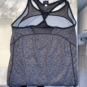 Nike workout top